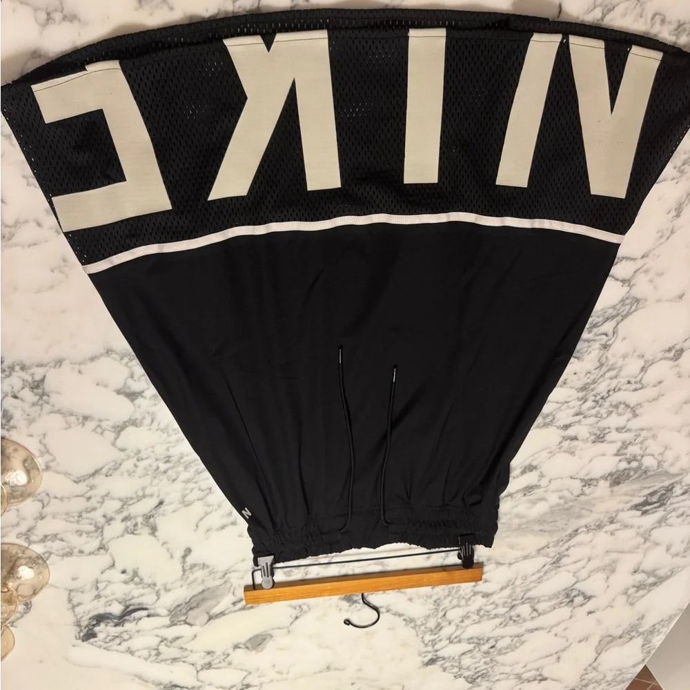 Vintage Nike Women's Black and White Skirt wide elastic waist drawstring - Picture 4 of 5